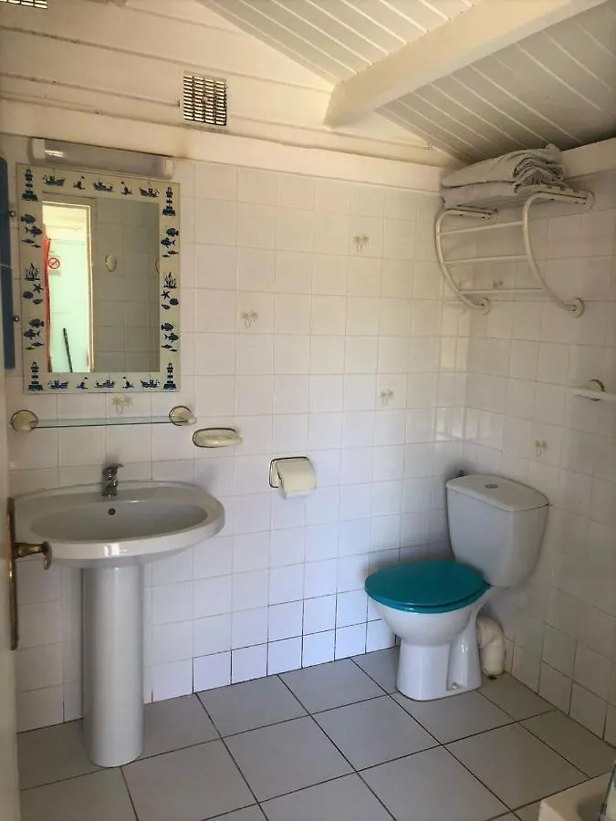 Capsule hotel Les Gites Hoprins Le Moule