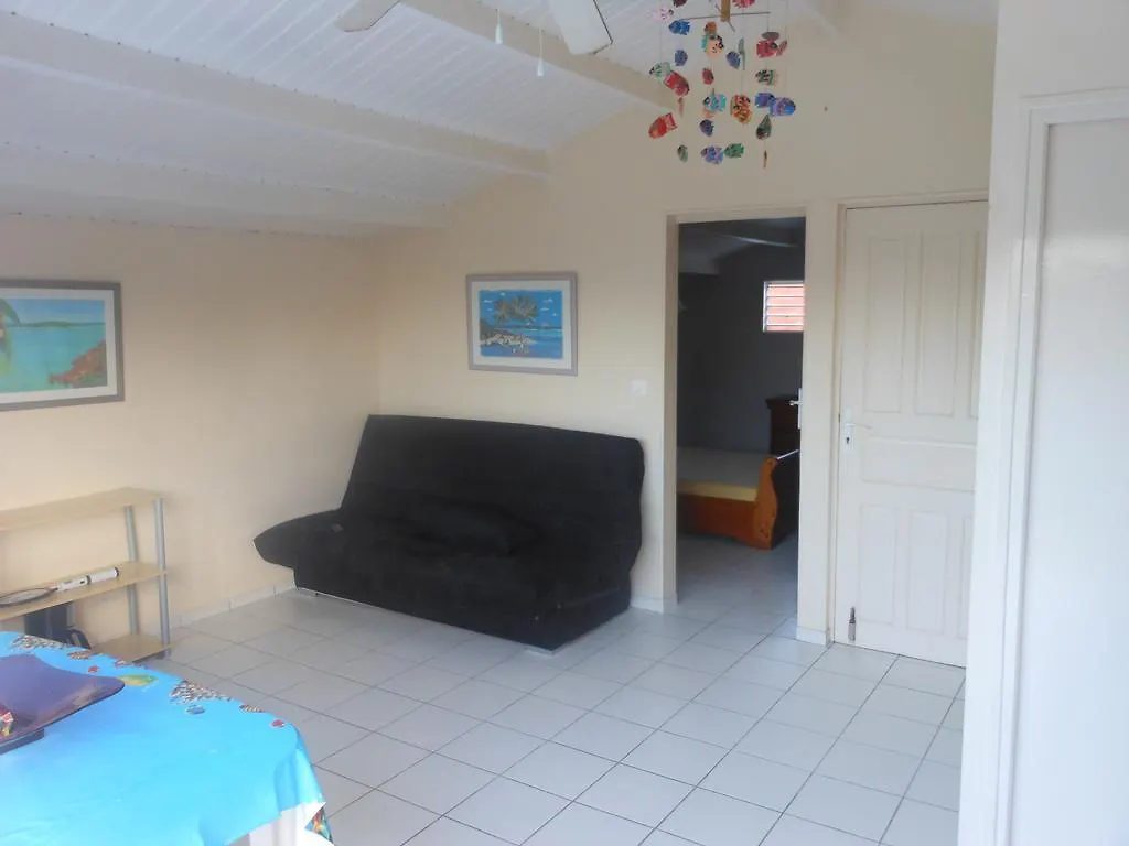 Capsule hotel Les Gites Hoprins Le Moule Guadeloupe